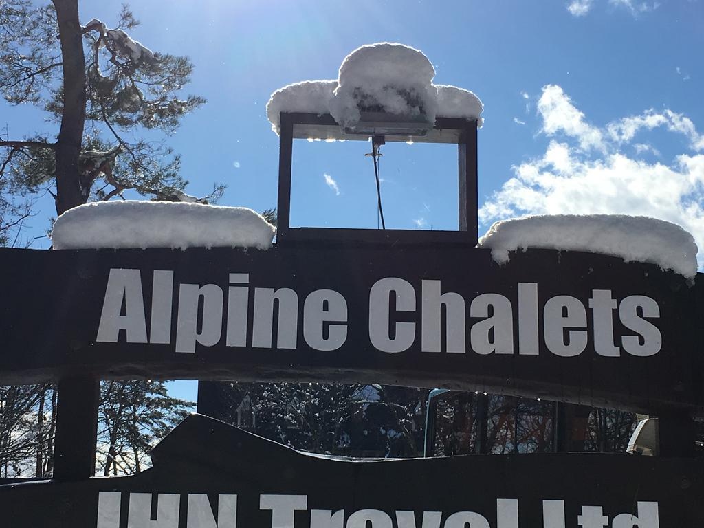 Alpine Chalets Hakuba Bagian luar foto